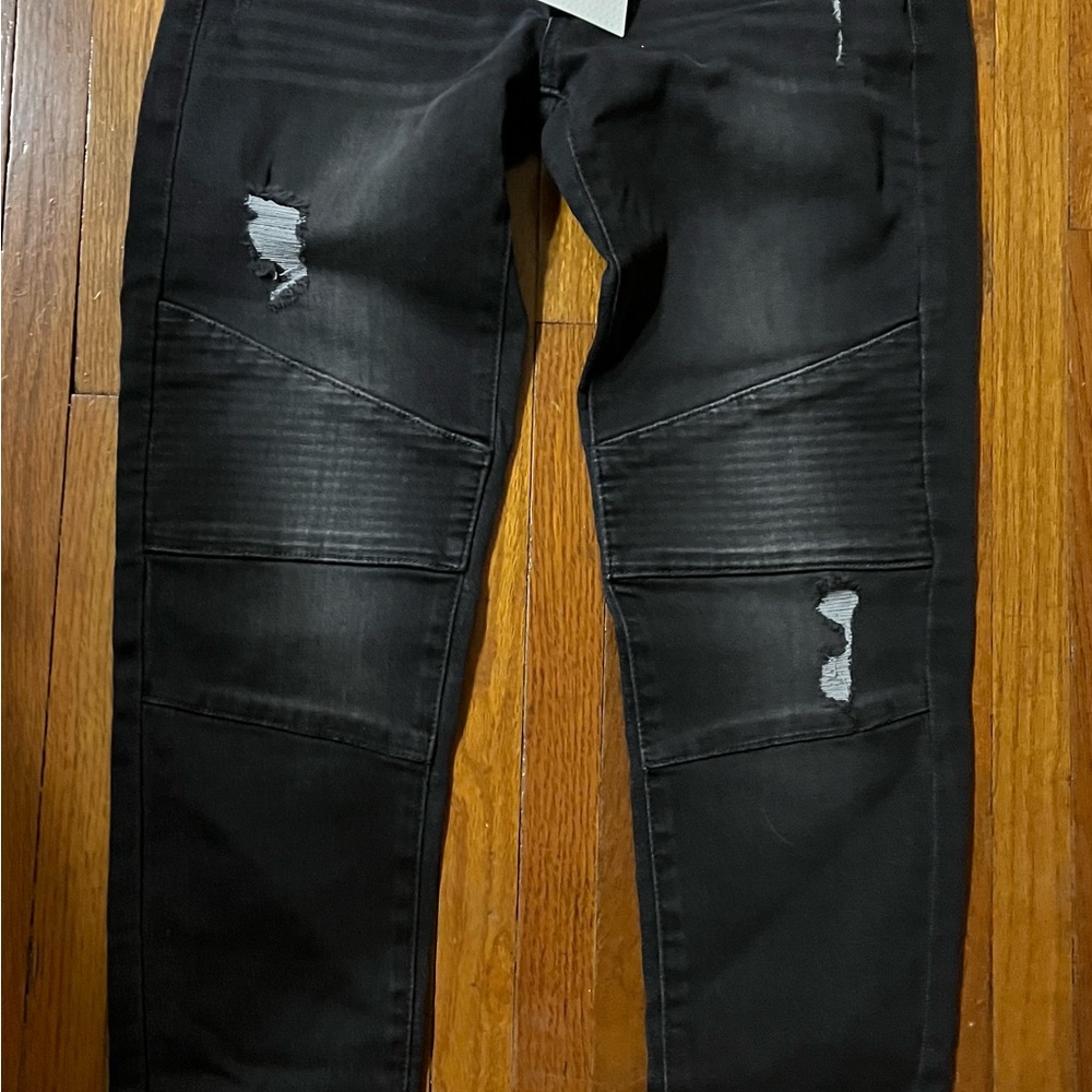 KanCan Women’s Black Distressed Skinny Jeans